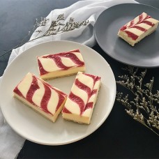 Strawberry Cheesecake - 4pcs